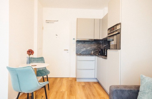 Rheindahlen-Land Apartment | *DEAL* Junior Suite Apartment with kitchen
