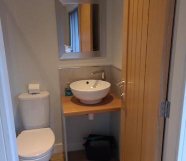 Wilpshire Apartment | Dean Clough Lodge - Contemporary self contained studio