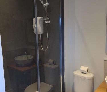 Wilpshire Apartment | Dean Clough Lodge - Contemporary self contained studio