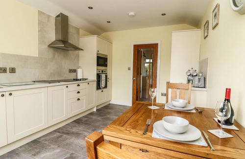 York Cottage | DECCA COTTAGE NIDD GRANGE, romantic, with a garden in York