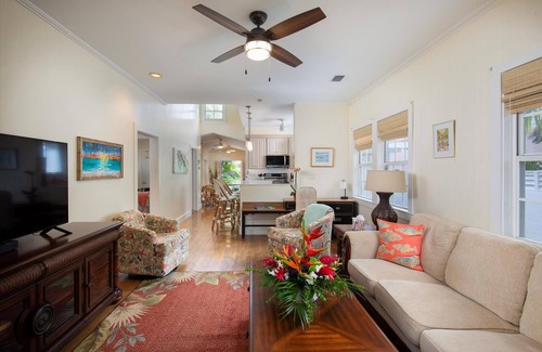 Midtown House | December Reduced-Tranquil Beauty-Private Pool - Outside Lanai-Beaches Nearby