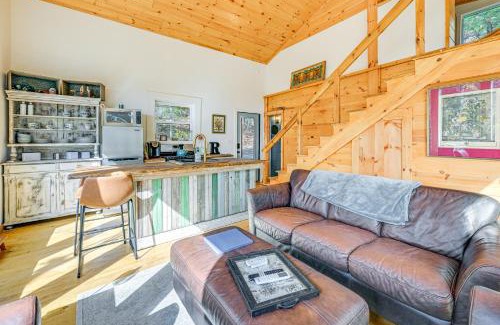 Mountain City House | Deck and Fire Pit Mtn-View Cabin in Rabun Gap