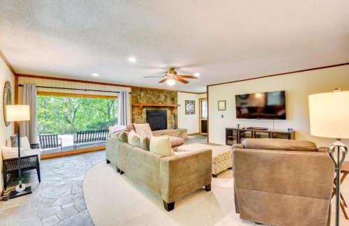 Tiger House | Deck and Game Room Mountaintop Hideaway in Tiger!