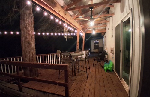 Camdenton House | DECK, Hiking, CAVES, kayak, Lake access, WiFi, Amphitheater, HAHA State Park