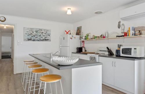 Carrickalinga House | Decked Out at Dolphin 31 Dolphin Avenue