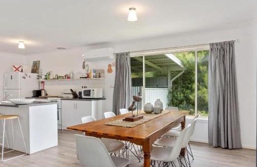 Carrickalinga House | Decked Out at Dolphin 31 Dolphin Avenue