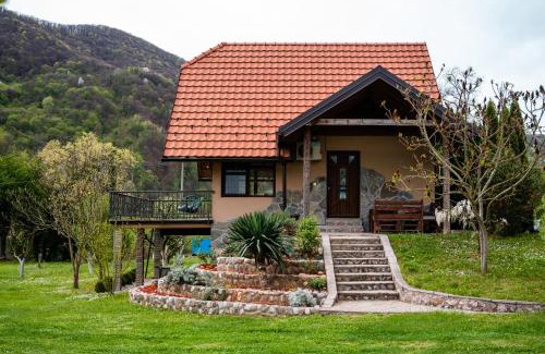 Okletac House | Dedin Drinski Dom