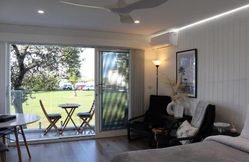 Dee Why Apartment | Dee Why Beach - Surfrider Studio 8
