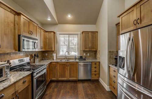 McCall House | Deer Ridge by Casago McCall - Donerightmanagement