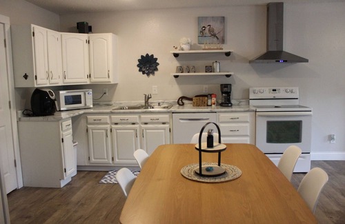 Sunrise Beach House | Deer Run Duplex-Beautiful Lake View-Shared Dock!