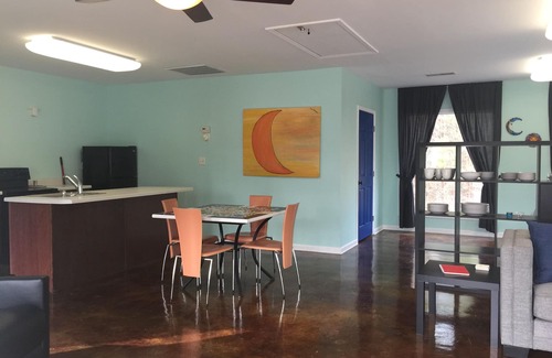 Hernando Cottage | Deer Run - Hidden Gem Where You Can Enjoy Woods, Wildlife, and Gardens