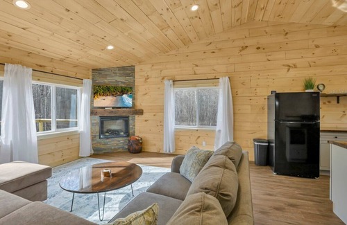 Rockbridge Cottage | Deerberry Ridge (Hocking Hills Area)