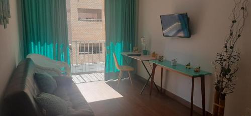 Guilhermina Apartment | Deixe seu carro na garagem e curta tudo a pé!