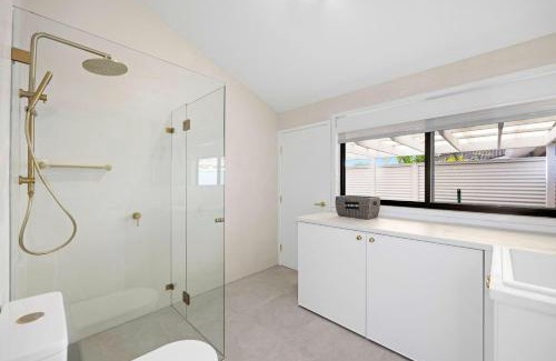 Port Macquarie House | Deja Bleu - great family home with jetty