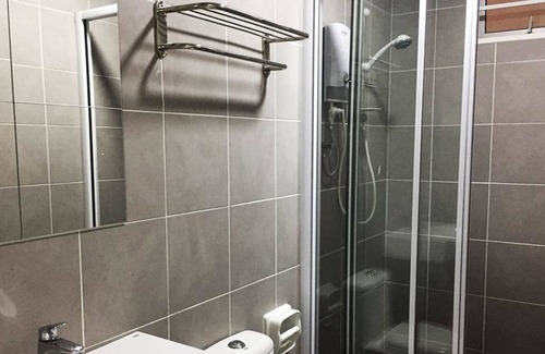 Kajang Apartment | Del's Guesthouse