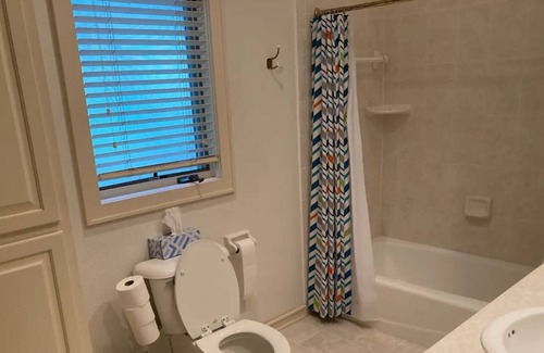 Hayburn Heights Cottage | Delafield Cottage on Lower Nemahbin Lake - Canoe & Kayak Included