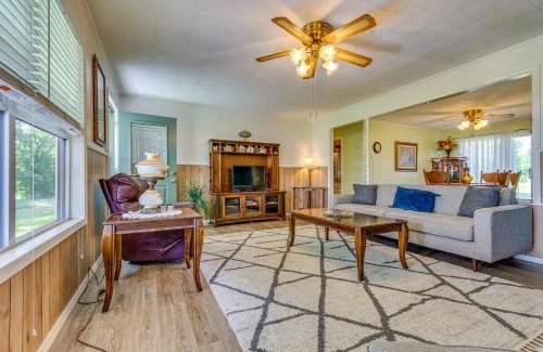 Centerville House | Delaware Vacation Rental Walk to Lake Dardanelle!