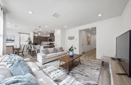 Upland House | Delight on Coral Bells Pl #41423