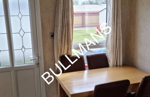 Clacton-on-Sea House | Delightful 3 bed caravan on VALLEY FARM Clacton-on-sea