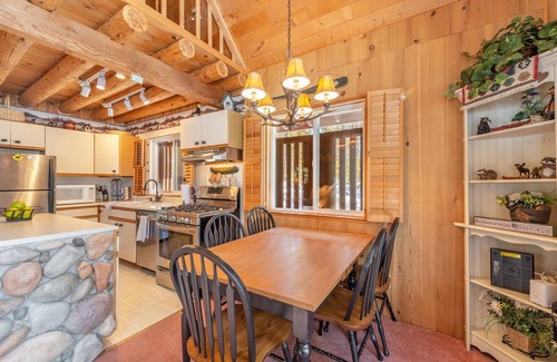 Pla-Vada Woodlands Cabin | Delightful Cabin in the Woods