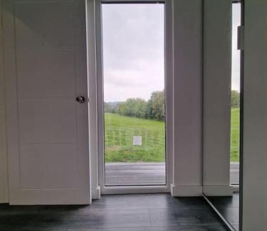 Dartford Apartment | Delightful cabin retreat wrapped by natural beauty