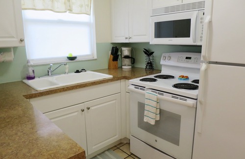 Holmes Beach Villa | Delightful, comfortable villa just steps from the beach!