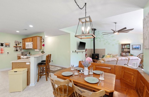 Greenville - Spartanburg Other | Delightful Duck Farm cottage, 5 min walk to State Park! Gated, a hidden gem!