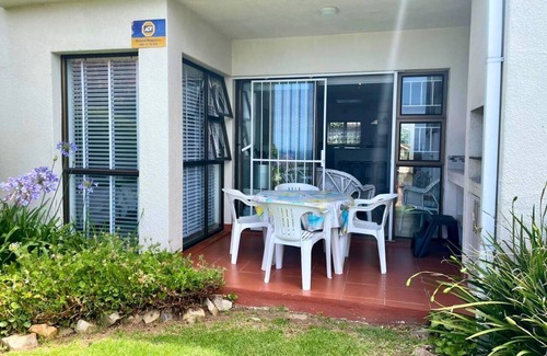 Plettenberg Bay Apartment | Delightful two-bedroom apartment with a pool in the heart of Plettenberg Bay