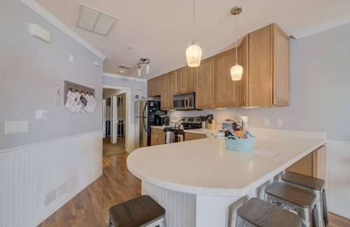 Lake Delton Condo | Dells, Devils Lake, Lakefront, Fireplace, Cozy