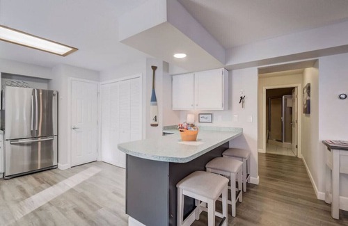 Lake Delton Condo | Dells, Devils Lake, Beachfront, Fireplace, Cozy
