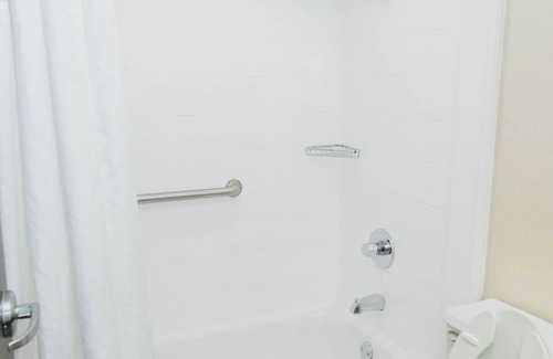 Dentsville Hotel | Delta Hotels by Marriott Columbia Northeast