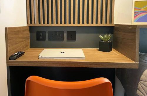 Thorpe Satchville Apartment | Deluxe 1 Bed Studio 4A near Royal Infirmary & DMU