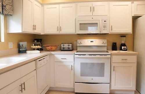 North Forest Beach Cottage | Deluxe 3BEDR/3BATHR Cottage AUGUST 2nd - 9th on delightful Hilton Head Island.