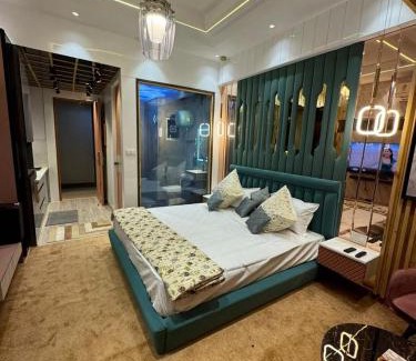 Greater Noida House | DELUXE GUEST HOUSE