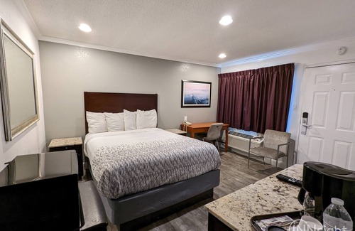 South San Francisco Hotel | Deluxe Inn