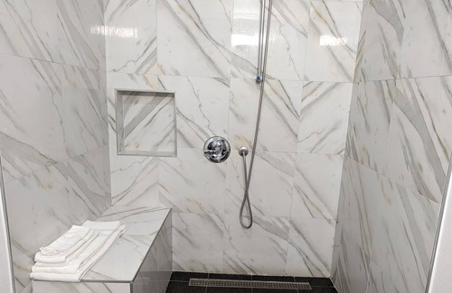 South San Francisco Hotel | Deluxe Inn