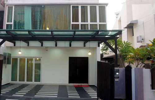 Downtown George Town House | Deluxe Junior With Attached Bathroom