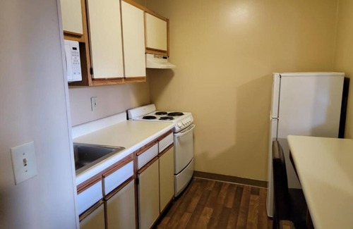 Cary Apartment | Deluxe Studio at Extended Stay Cary 6