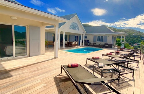 Morne Criquet Villa | Deluxe Villa Les Acajous Spectacular View of St-Jean Beach