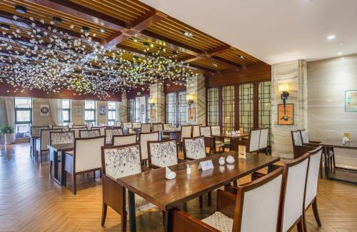 Dengfeng Hotel | Dengfeng Zhongzhou Huading Hotel