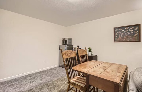 College View Apartment | Denver Basement Apartment