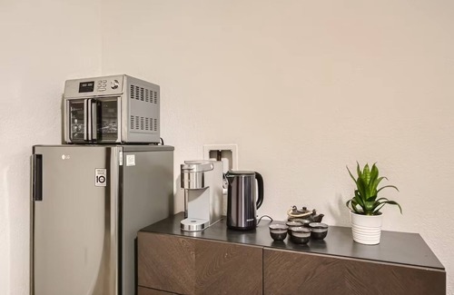 College View Apartment | Denver Basement Apartment