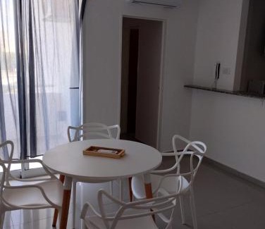 San Nicolas de los Arroyos Apartment | Departamento Céntrico amplió- Amueblado - PB
