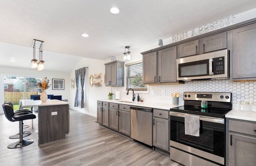 Buechel House | DerbyCityRetreat|GameRoomArcades|Firepit|Sleep8