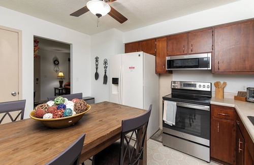 Ankeny House | Des Moines Entire home 3 Bdms King; Queen; Twins quiet near High Trestle Trail