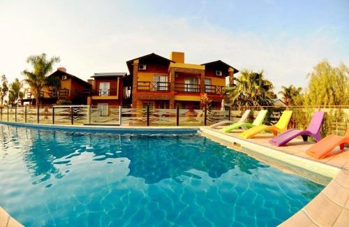 Miramar Apartment | Descansa en Nueva Andalucía- Departamento con pileta y quincho en Miramar