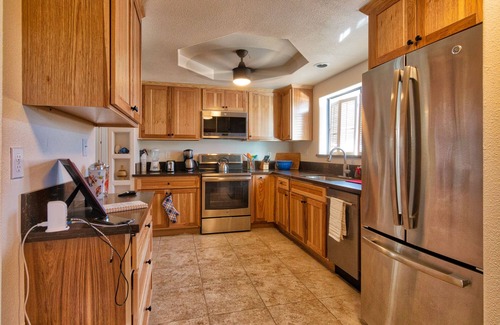 Twentynine Palms House | Desert Heights Compound | 3 separate living spaces located near JTNP