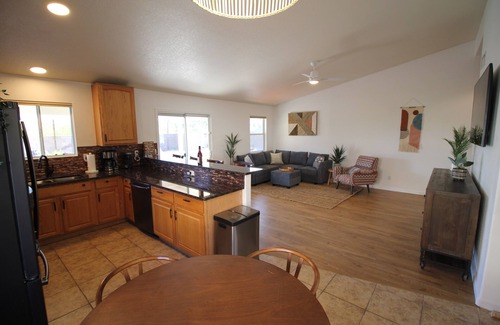 Rita Ranch House | Desert home with pool, fire pit & mountain views