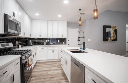 Summerlin House | Desert Oasis Close to Freemont Street