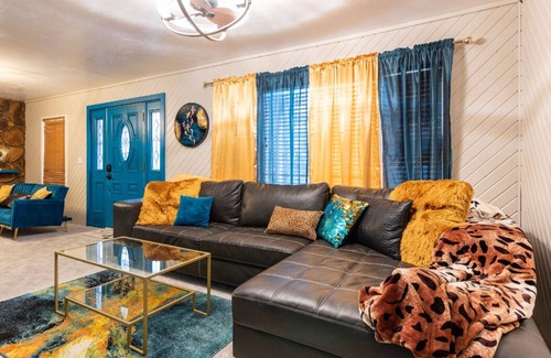 Wilder Park House | DESERT OASIS IN THE CITY- 10 minutes to everything!